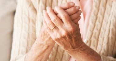 كيف تسيطر على آلام التهاب المفاصل فى الشتاء؟