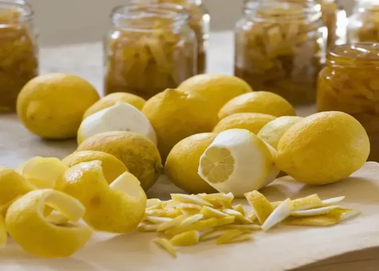 صيدلية حرمون: منها حماية القلب وتعزيز المناعة… 6 فوائد مذهلة لقشر الليمون تعرف عليها..