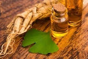 زيت الجنسنغ وفوائده العديدة للجسم والبشرة .