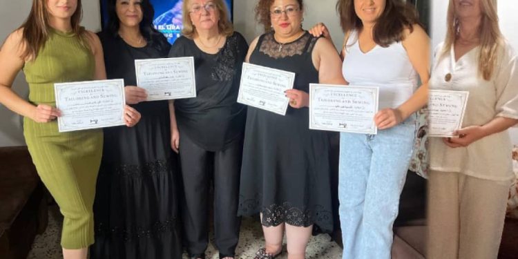 المصمّمة نجاح مهنا لـ حرمون: النظرة العربية المتوارثة إلى المرأة بدوية متخلفة