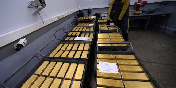 ارتفاع أسعار الذهب وقفزة ضخمة لأسعار الفضة