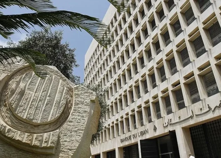 قانون “الفجوة” فرض 30% على التحويلات… ماذا عن أموال المصارف في الخارج؟