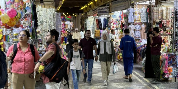 فائض عُمان التجاري يتقلص 42%… فماذا يعني ذلك؟