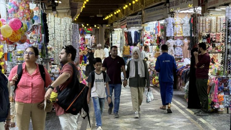 فائض عُمان التجاري يتقلص 42%… فماذا يعني ذلك؟