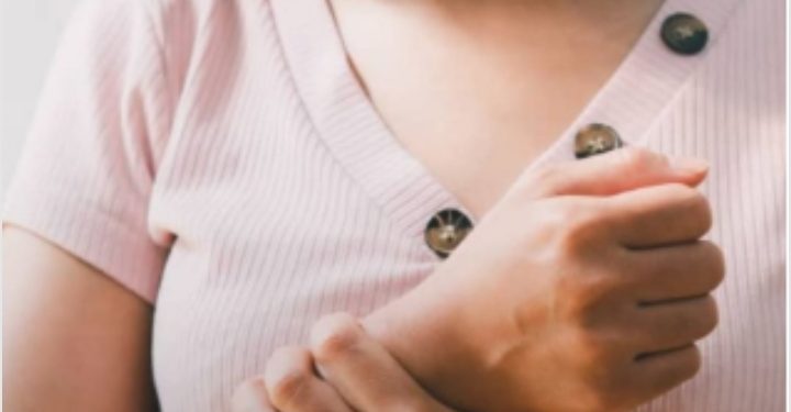 لا تهملي هذا العارض إنىذارًا مبكرًا من ىىىىرطان الثدي