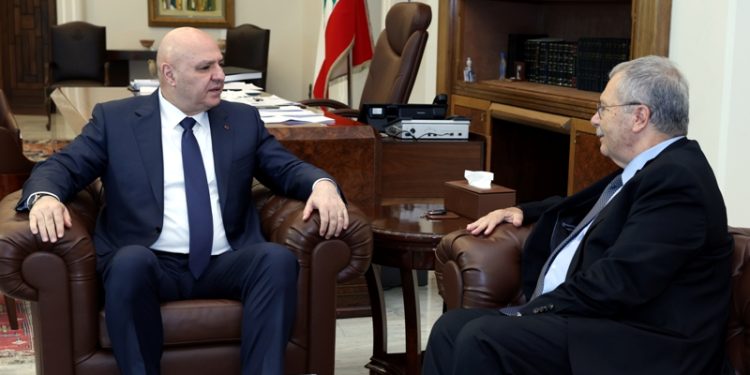 عون: الاتصالات مستمرة لتثبيت الامن في الجنوب عبر لجنة “الميكانيزم”