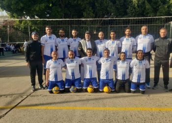 اليمن.. وزارتا المالية والداخلية تهزمان الضرائب والجمارك والشباب والرياضة وتبلغان نهائي بطولة الوزارات والمؤسسات للكرة الطائرة