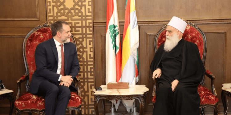 شيخ العقل اطمأن إلى صحة الشيخ الخطيب والتقى وفودا وشخصيات