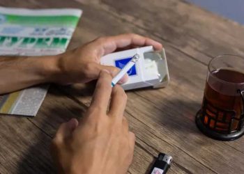 الدخان الثالث… خطر خفي في المنازل يهدد الأطفال والبالغين..