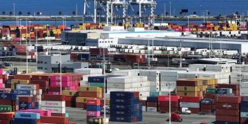 لماذا تسجل التجارة العالمية مستوى قياسي رغم تباطؤ النمو؟