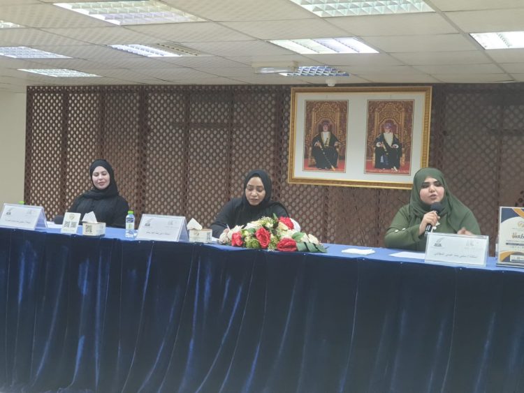 جلسة حوارية عن “ملتقى التمكين المهني للأشخاص ذوي الإعاقة” في مكتبة دار الكتاب العامة