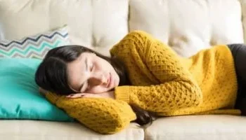 لماذا يجب عليك تجنب ارتداء ملابس صوف للنوم؟