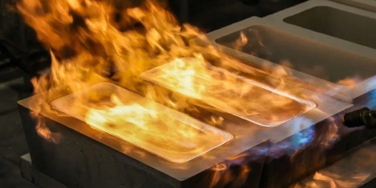 الذهب يخترق حاجز 5 آلاف دولار مع تصاعد المخاوف الجيوسياسية