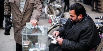 بدء الاستبدال النقدي.. كيف يتعامل السوريون مع الأسعار بالليرتين؟