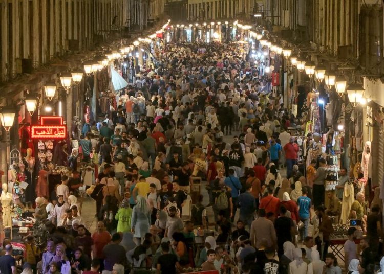 الليرة السورية الجديدة تغيب من الأسواق.. فما هو السبب؟!!