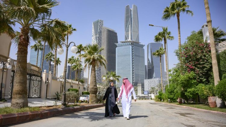 لماذا تنكمش القروض العقارية في السعودية؟!