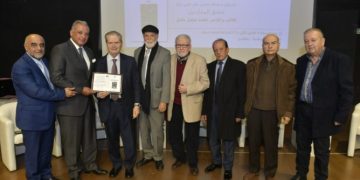 توقيع “عشق المناديل” لحكمت بشنق في بعقلين..