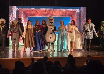 عرض مستوحى من فيلم ديزني “Frozen” على مسرح الرابطة الثقافية