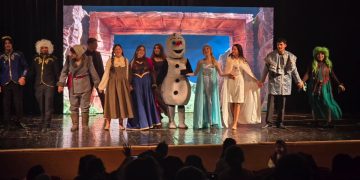 عرض مستوحى من فيلم ديزني “Frozen” على مسرح الرابطة الثقافية