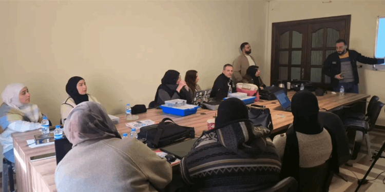 دورة تدريبية للمعلمين بقاعا على برامج الروبوت