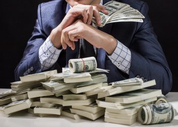 4 أبراج فلكية بارعون فى كسب المال..