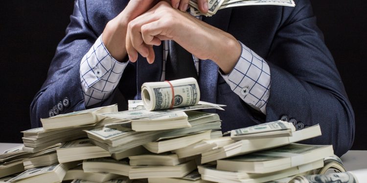 4 أبراج فلكية بارعون فى كسب المال..