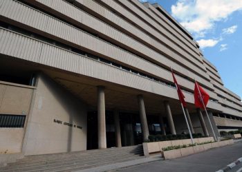 انتعاش قطاع الطاقة وزيت الزيتون يخفضان العجز التجاري التونسي في يناير 2026