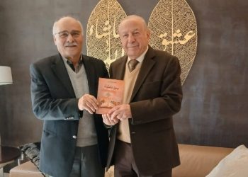 بدر الدين قدم كتابه “رموز عاملية” الى حكمت ناصر وغندور ورئيس جمعية البر والإحسان