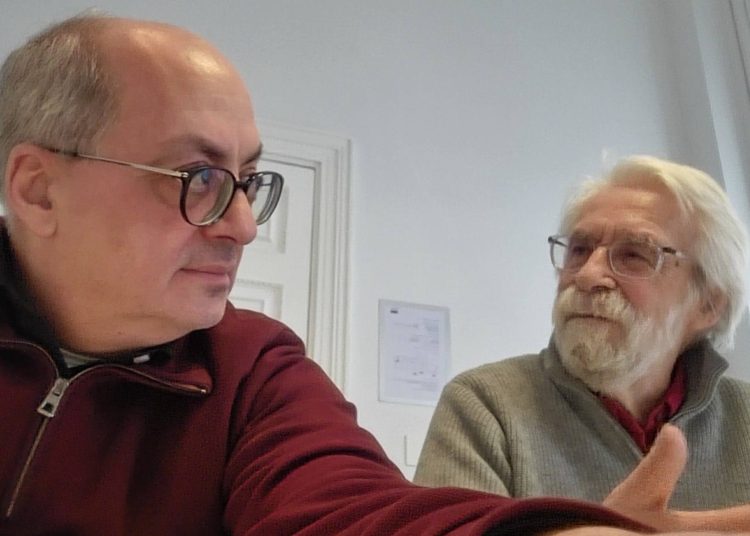 لقاء حول الذكاء الاصطناعي والتفكير النقدي في لندن