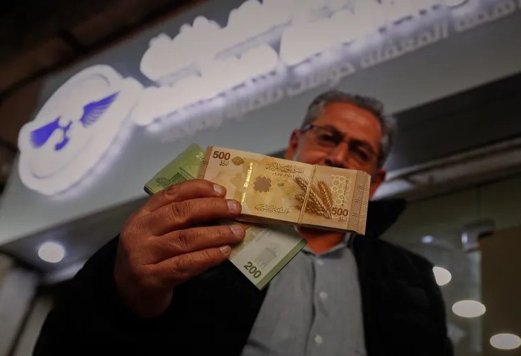 لماذا لا ترتفع قيمة الليرة السورية رغم احتياطي الذهب المتوفر؟