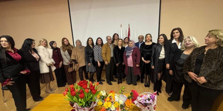 توقيع موسوعة “دهشة تفوق الالم” الأحد