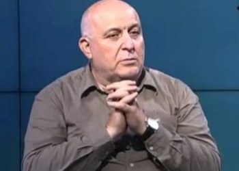 مُقَارَنَةٌ تَارِيخِيَّةٌ سِيَاسِيَّةٌ بين إِيرَانُ الشَّاهِ وَإِيرَانُ مَا بَعْدَ الثَّوْرَةِ الإِسْلَامِيَّةِ