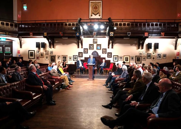 السبعلي مشاركاً بإداراج الدراسات الفلسطينية في المناهج الدراسية في جامعة كامبردج