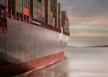 شركات التأمين تلغي تغطية مخاطر الحرب للسفن في الخليج العربي