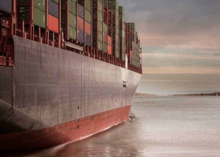 شركات التأمين تلغي تغطية مخاطر الحرب للسفن في الخليج العربي