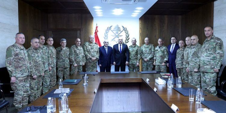 الرئيس عون زار وزيرالدفاع وقيادة الجيش وترأس اجتماعا للمجلس العسكري: الجيش مؤسسة وطنية تخدم مصلحة لبنان واللبنانيين وما تعرض له وقائده من حملات لن يترك اي اثر في ادائه