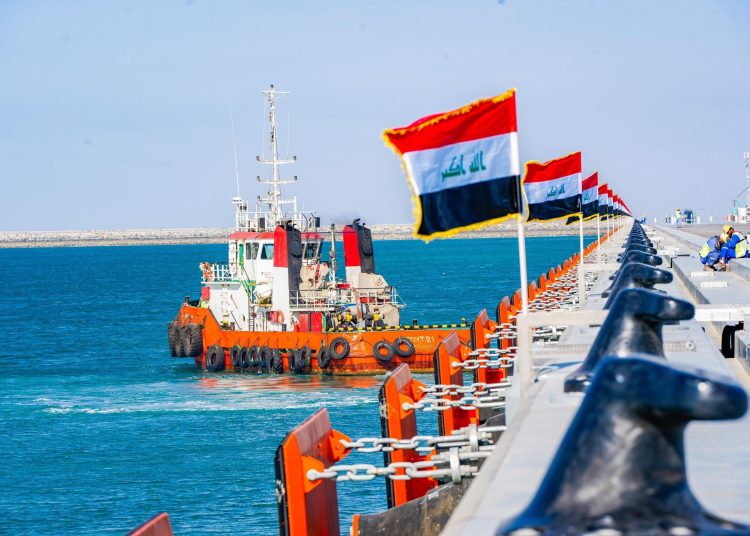 العراق: سلاسل الإمداد المتجهة نحو العراق تعمل بشكل طبيعي في المناطق الواقعة بعد مضيق هرمز