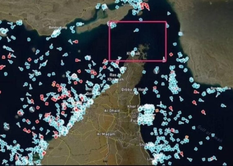 نظام ملاحة السفن: مضيق هرمز أنه مفتوح فنياً لكن لا ناقلة نفط نشطة